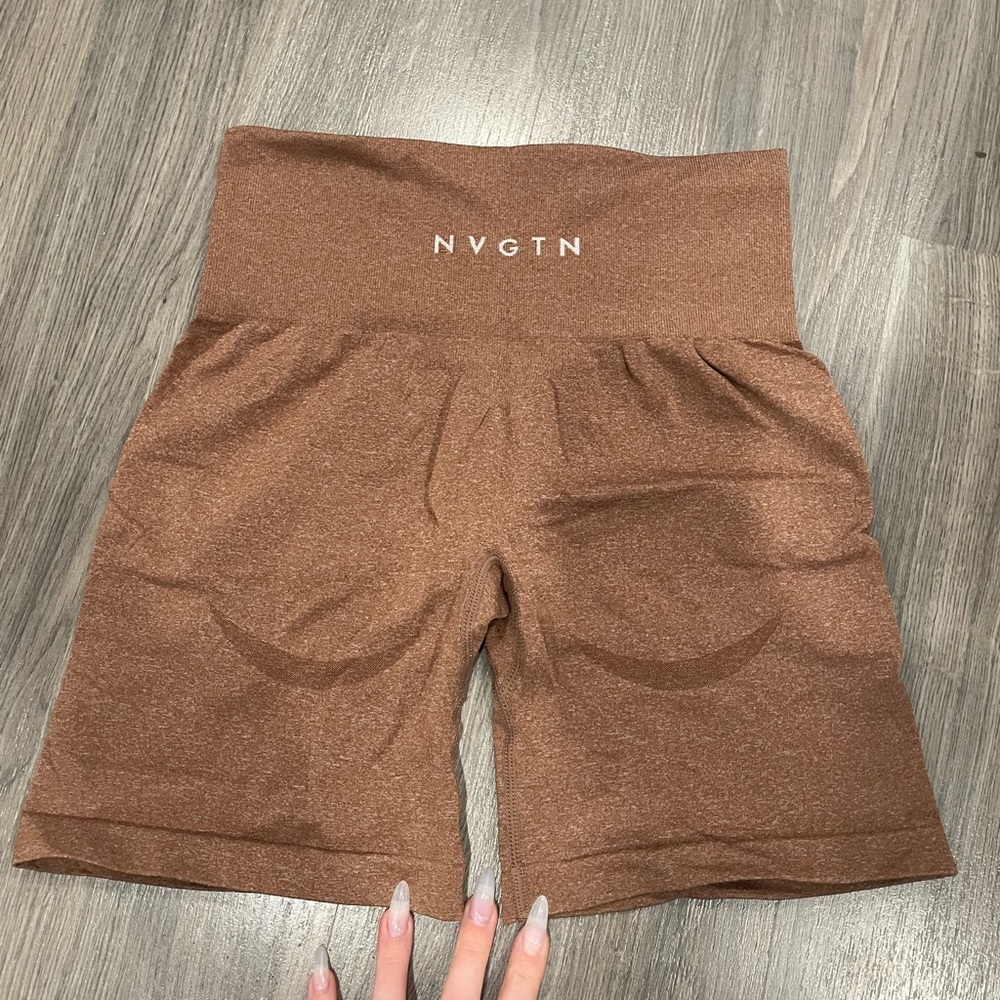 NVGTN contour shorts